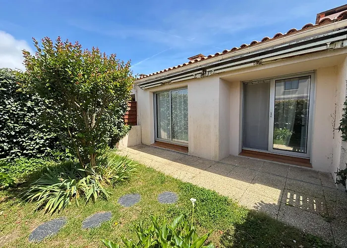 Maison Aux Sables-d'olonne Avec Jardin, 4 Couchages - Fr-1-197-627